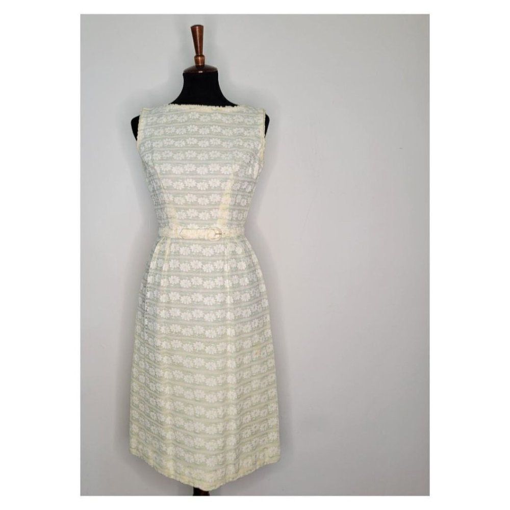 Vintage 1950's L'aigion Lace Daisy Dress